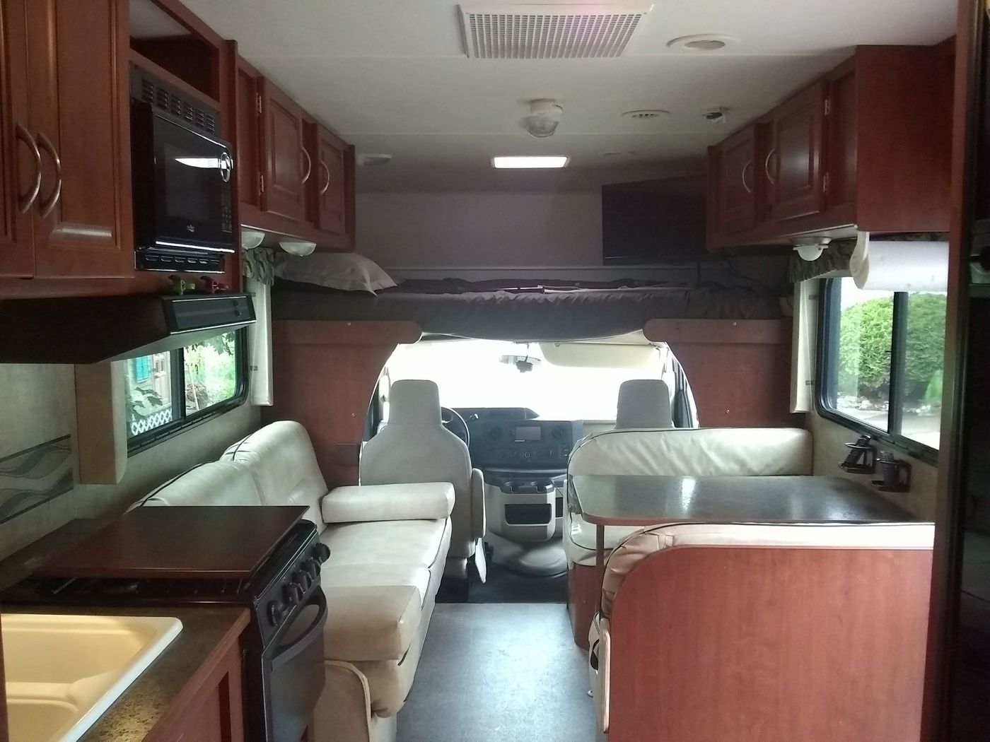 RV Rentals in Germantown, OH 2014 ClassC Winnebago ItascaSpirit