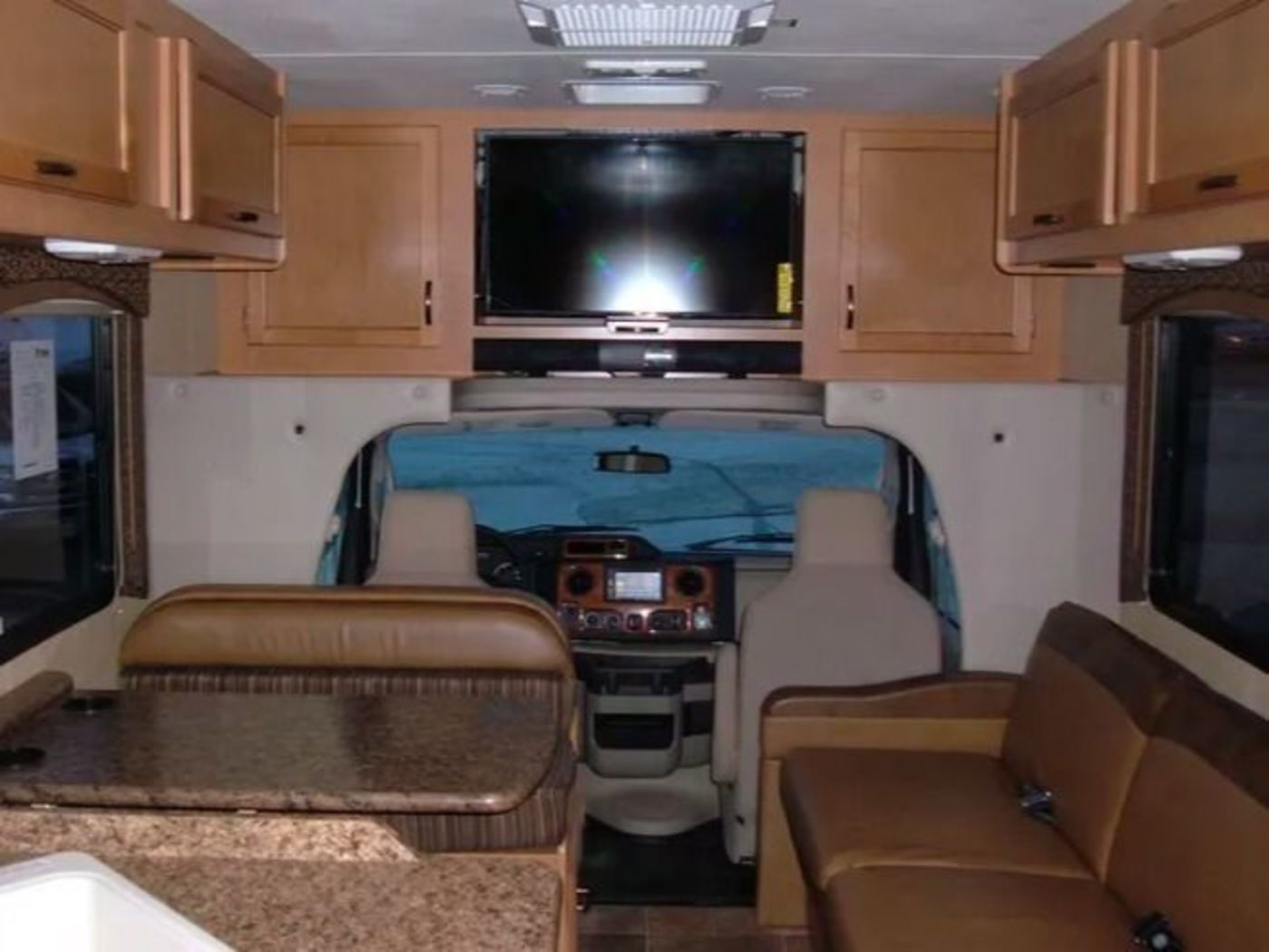 RV Rentals in Allentown, PA 2015 ClassC Thor FourWindsModel26a