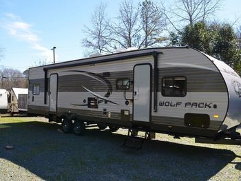 2017 Forest River 37' Wolf pack 25 Pack 12 - Toy Hauler RV on RVnGO.com