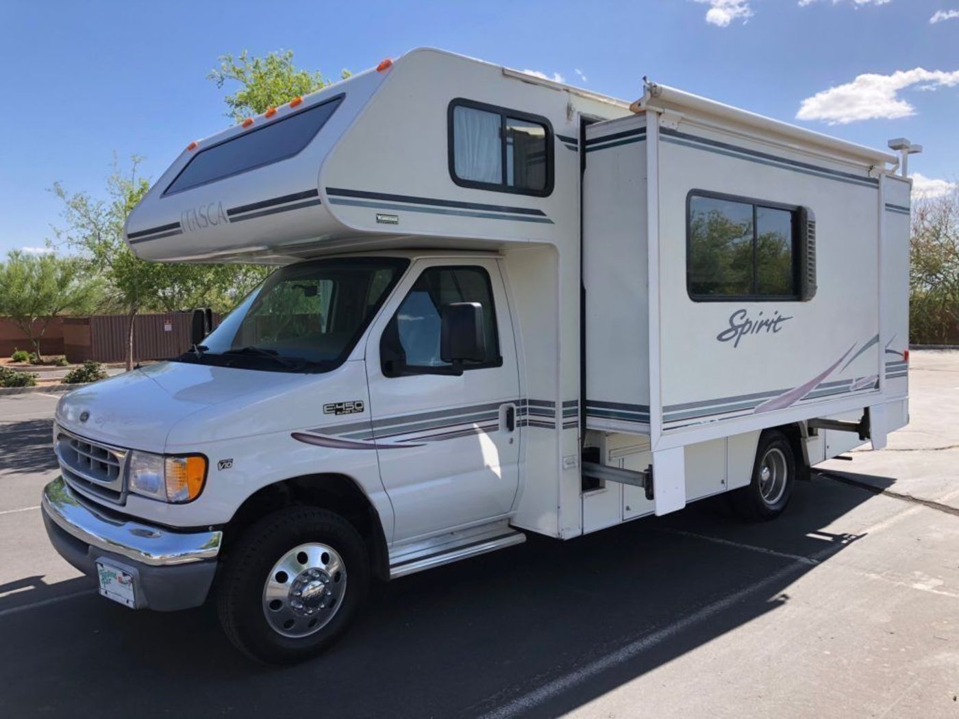 RV Rentals in Mesa, AZ 2003 ClassC Itasca Spirit near 85212 RVnGO