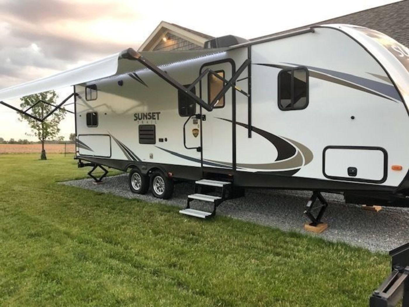 RV Rentals in Saint Paris, OH 2019 TravelTrailer SunsetParkRv 32