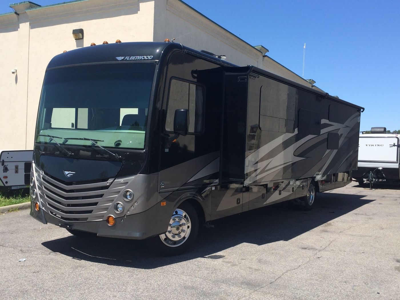 RV Rentals in Norfolk, VA 2018 ClassA FleetwoodRv Storm36f near