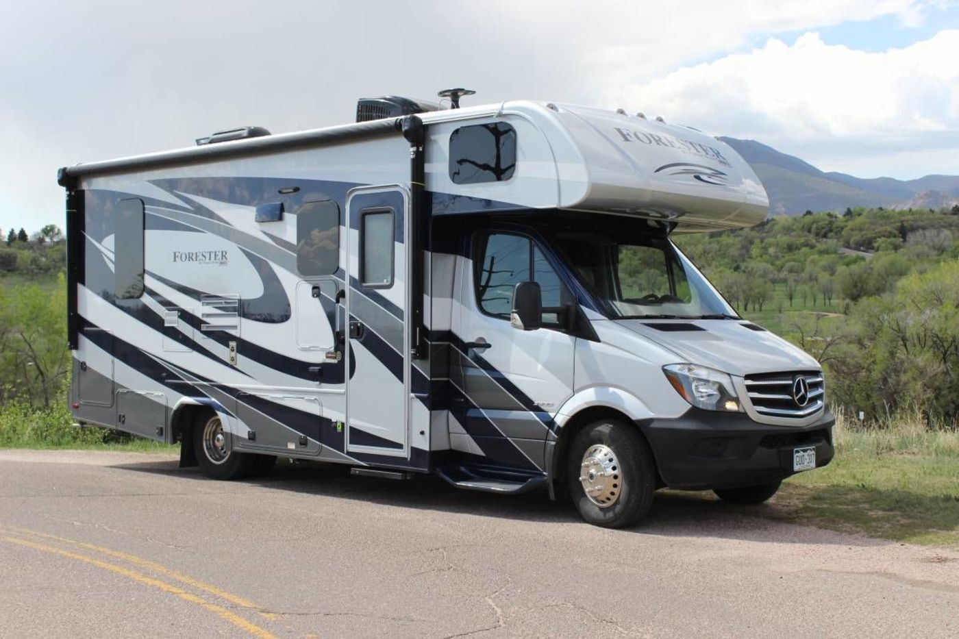 RV Rentals in Colorado Springs, CO 2018 ClassB Forest
