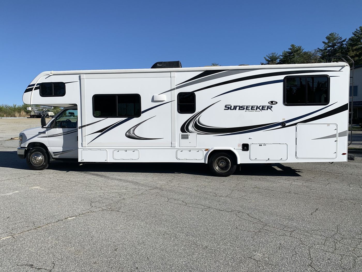 RV Rentals in Hendersonville, NC 2018 ClassC ForestRiver
