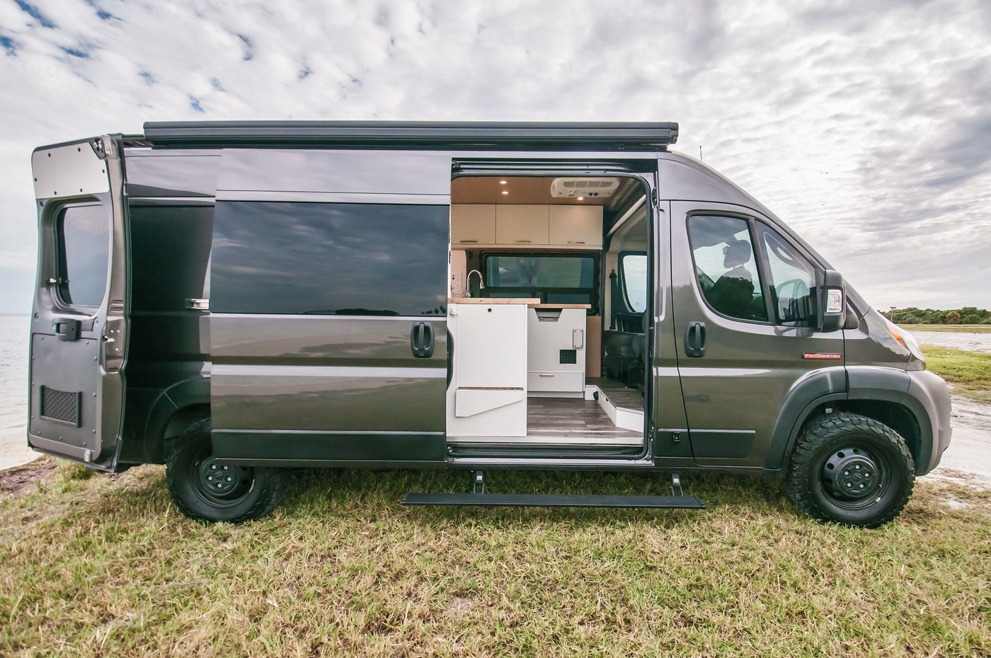 RV Rentals in St. Petersburg, FL 2019 Campervan Ram Promaster near