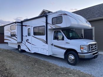 2017 Forest River Sunseeker 3170DS - Class C RV on RVnGO.com