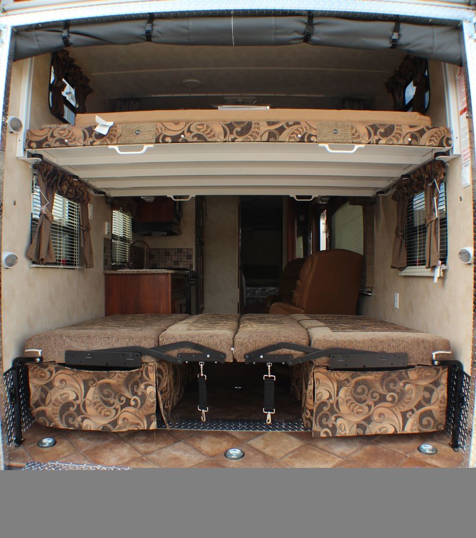 RV Rentals in Thornton, CO - - 2013 Toy-Hauler Palomino Puma-27sbu near