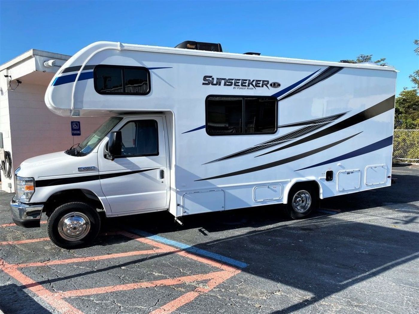 Rv Rentals In Fort Myers, Fl - - 2021 Class-c Forest-river Sunseeker-le 