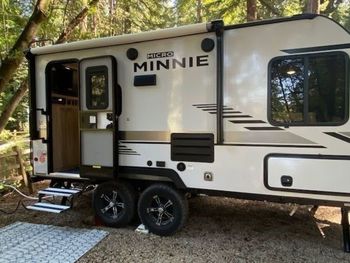 2021 Winnebago Micro Minnie 1808FBS - Travel Trailer RV on RVnGO.com