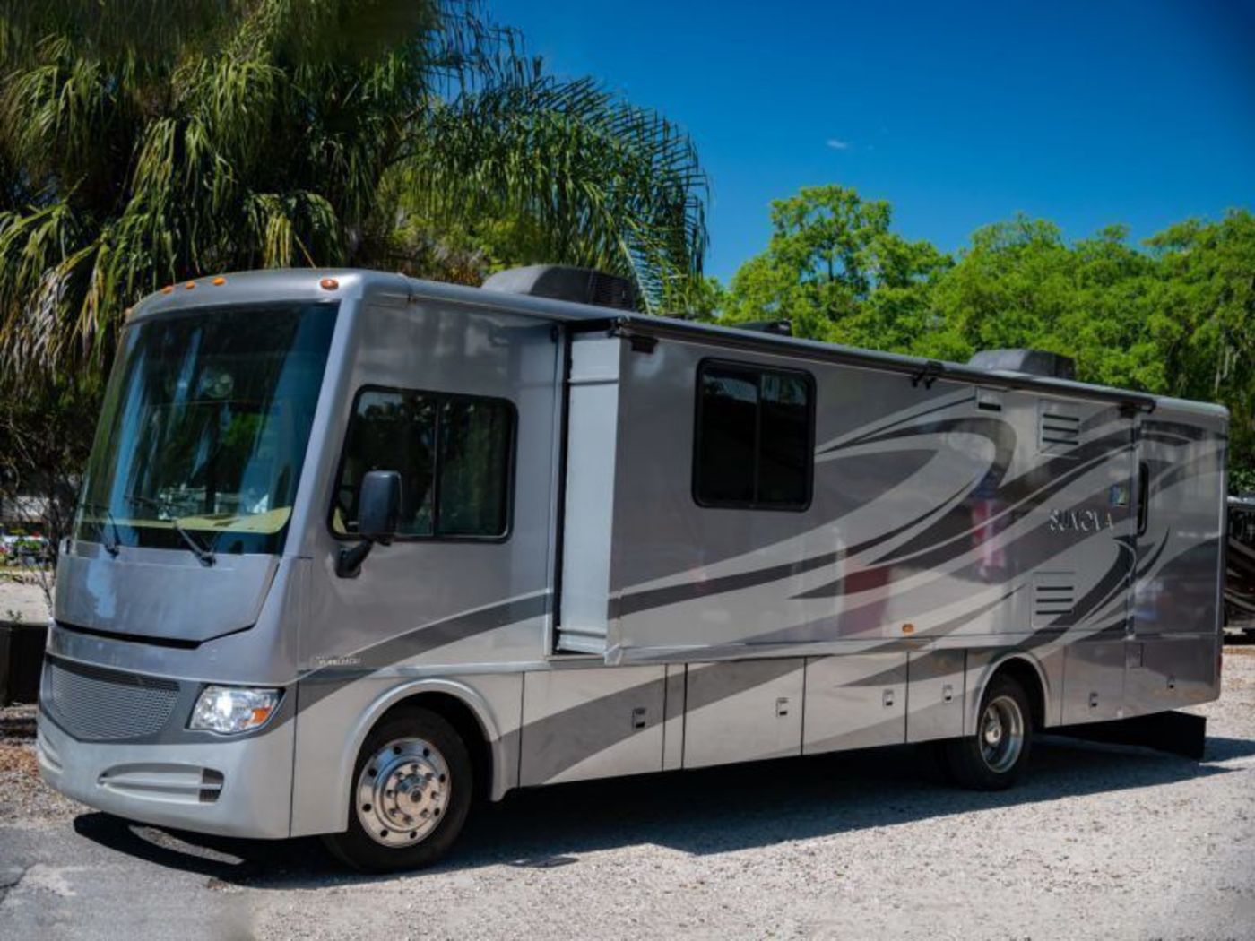 RV Rentals in Tampa, FL 2015 ClassA Itasca Sunova33c near 33610
