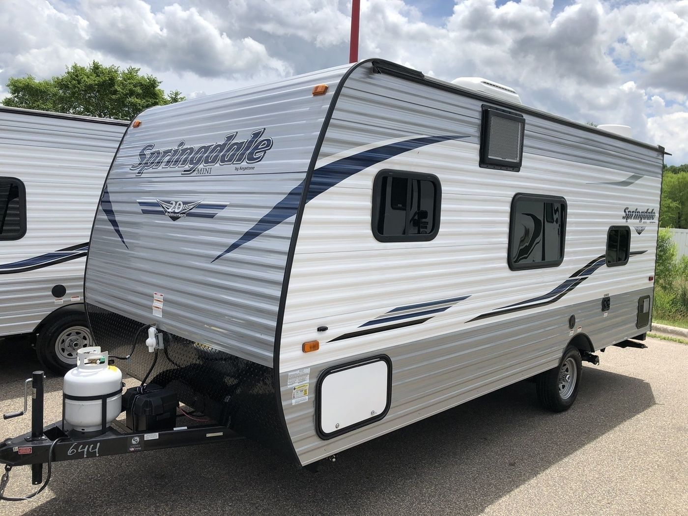 RV Rentals in Oakdale, MN 2019 TravelTrailer Keystone Springdale