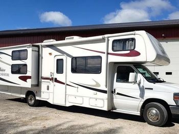 Rvngo Motorhome And Camper Rv Rentals In Des Moines Iowa