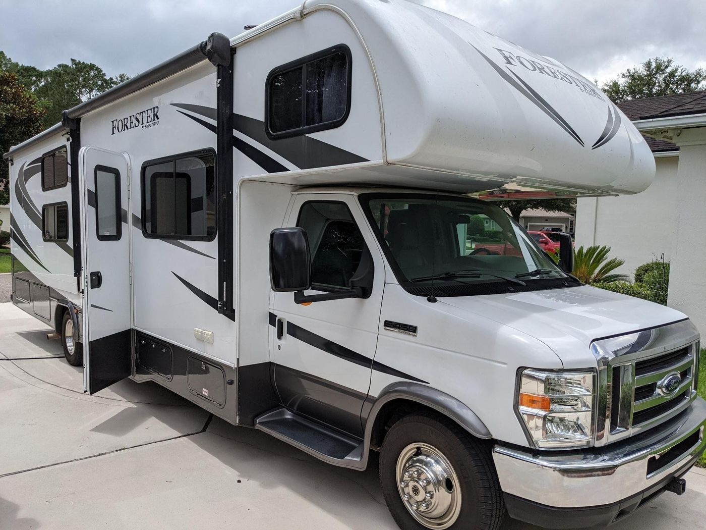 RV Rentals in Freehold Township, NJ 2017 ClassC ForestRiver