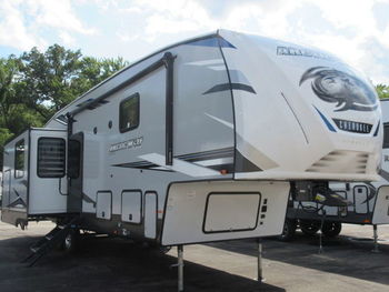 2021 Forest River Artic Wolf 3550 Suite - Fifth Wheel RV on RVnGO.com