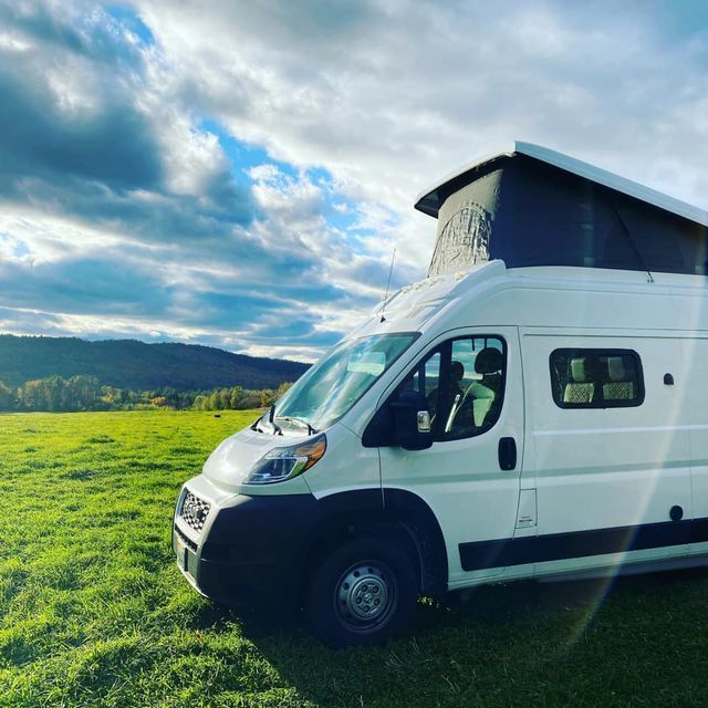 Anton - The boondocking king! From beach to Ski (Winnebago Solis)