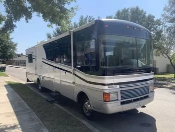 1999 Fleetwood Bounder 34J - Class A RV on RVnGO.com