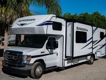 2022 Forest River Sunseeker 3250 DSLE - Class C RV on RVnGO.com