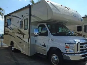2020 Winnebago Industries, Inc. Minnie Winnie 22R - Class C RV on RVnGO.com