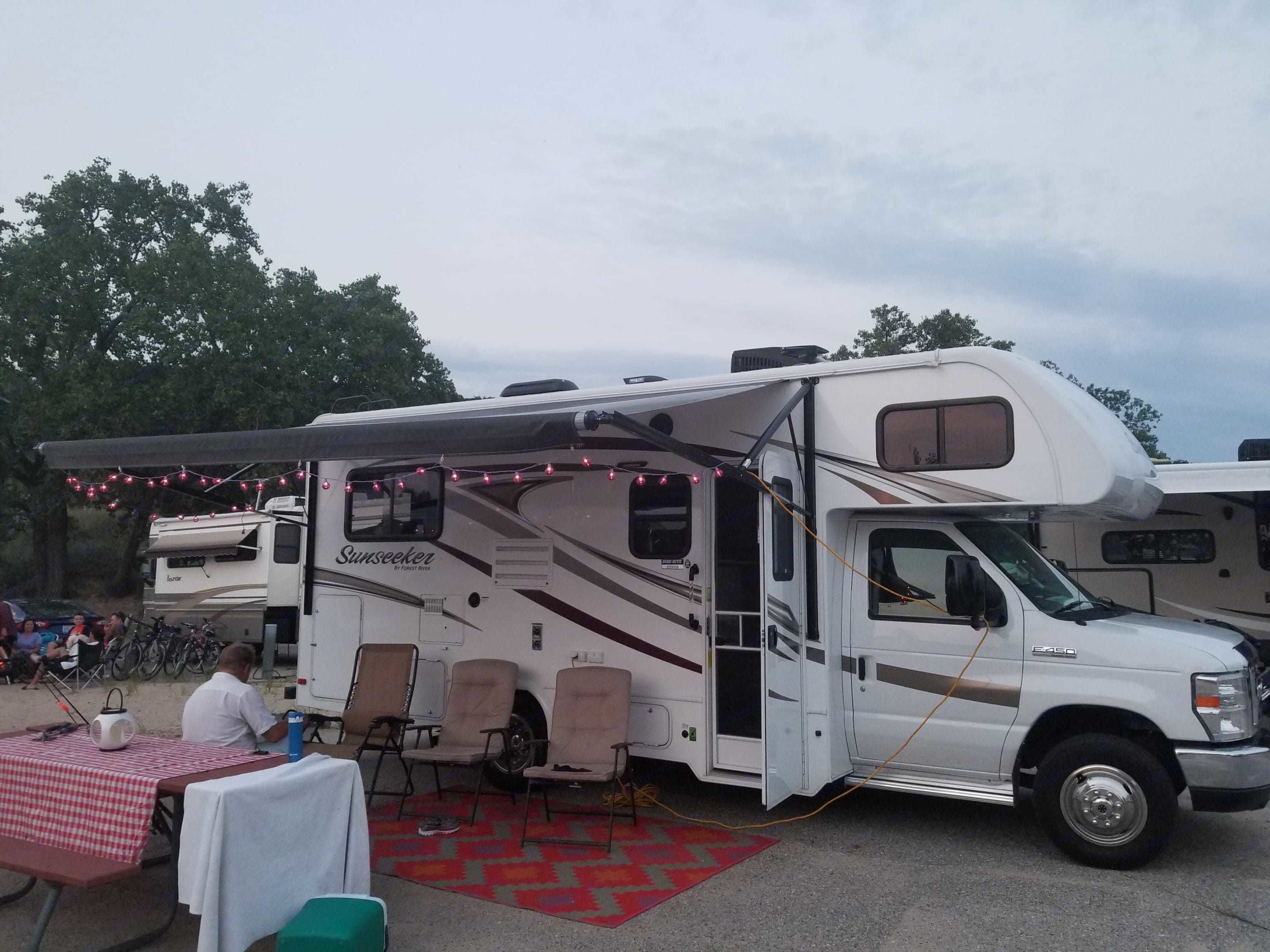 2017 Forest River Sunseeker - Family Friendly RV!!