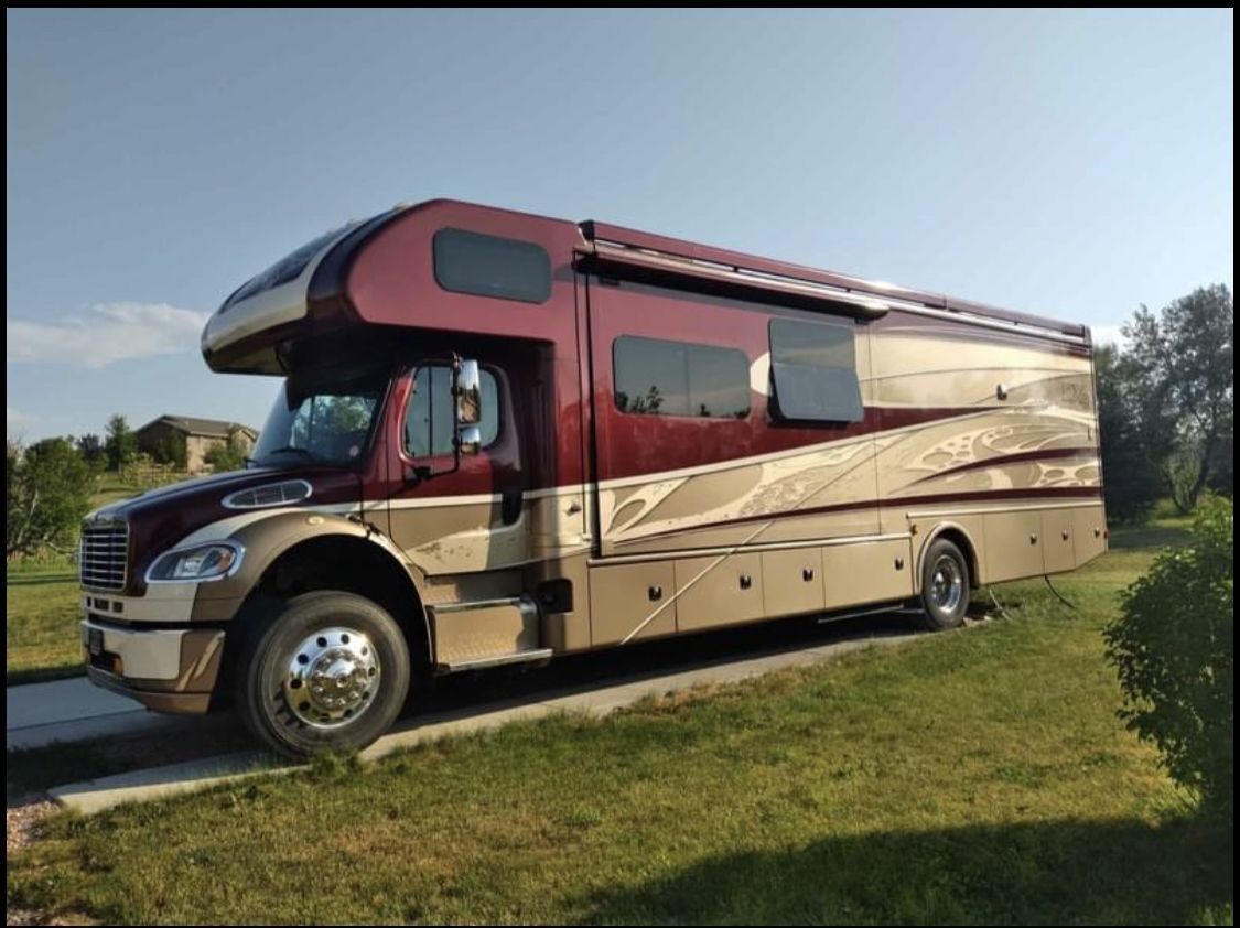 2018 Dynamax DX3 37TS