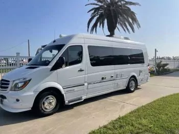 2016 Airstream Interstate 3500 EXT Lounge Wardrobe - Class B RV on RVnGO.com