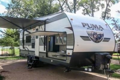 Grab Your Toys & Go Play in this 2020 Palomino Puma