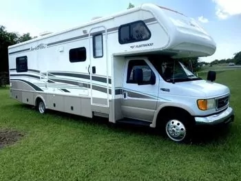 2005 Fleetwood Jamboree  - Class C RV on RVnGO.com