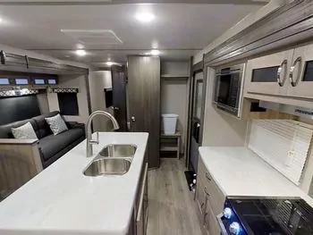 2021 Coachmen  Freedom Express 320 EM - Travel Trailer RV on RVnGO.com
