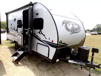 2022 Cherokee Wolf Pup 16BHSBL - Travel Trailer RV on RVnGO.com