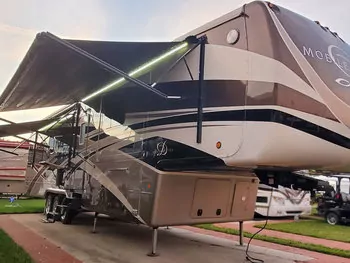 2020 DRV Houston - Fifth Wheel RV on RVnGO.com