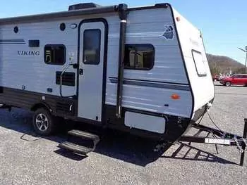 2019 Viking Viking 2019 Small 17 foot lightweight travel trailer sleeps 6 - Travel Trailer RV on RVnGO.com