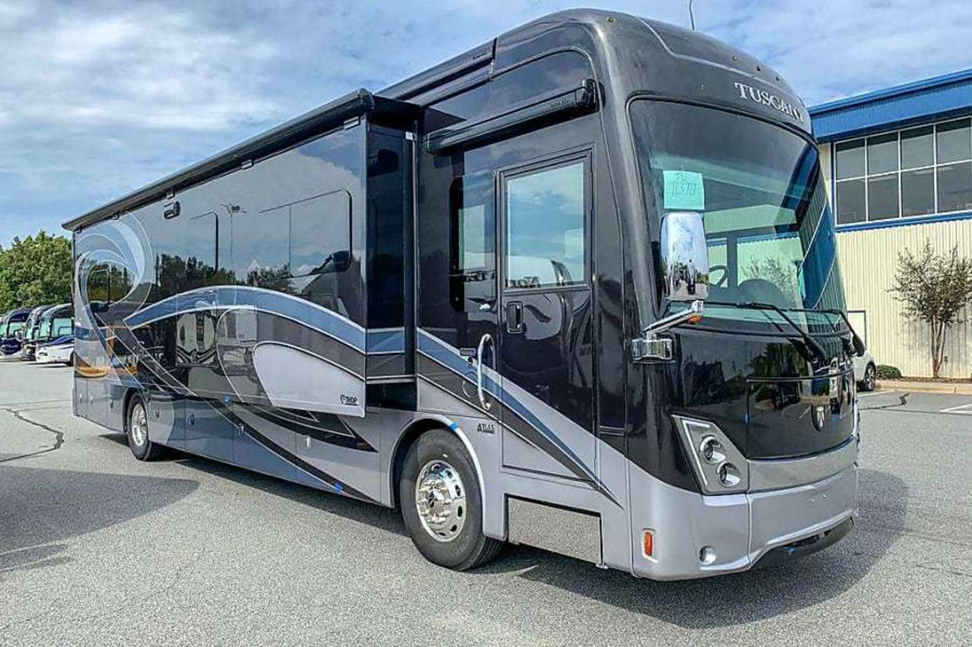 Class A RV Rental in Dallas, TX - 2019 Thor Motor Coach Tuscany
