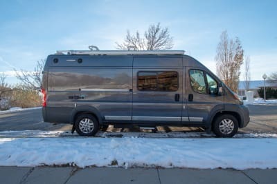 Island Explorer - Full Bathroom