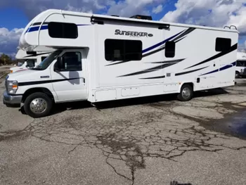 2020 Forest River  SUNSEEKER 3250DSLE - Class C RV on RVnGO.com