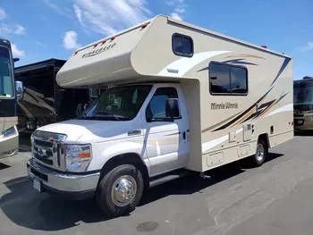 2018 Winnebago Minnie Winnie - Fifth Wheel RV on RVnGO.com