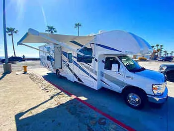 2021 Thor Motor Coach  Luxury Freedom Elite  - Class C RV on RVnGO.com