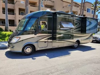 2013 Itasca Reyo M25-Q - Class C RV on RVnGO.com