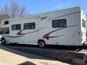 2005 Forest River Sunseeker 3100SS - Class C RV on RVnGO.com