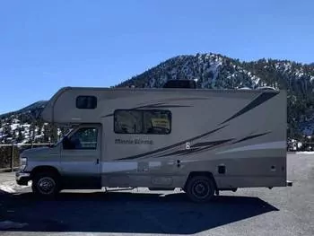 2019 Winnebago MINNIE WINNIE 22R - Class C RV on RVnGO.com