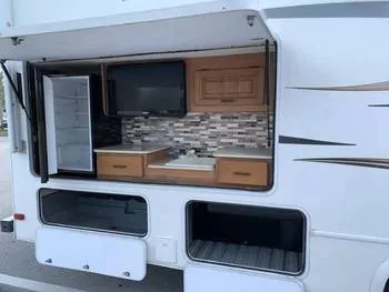 2015 Forest River Sunseeker 2860DS - Class C RV on RVnGO.com