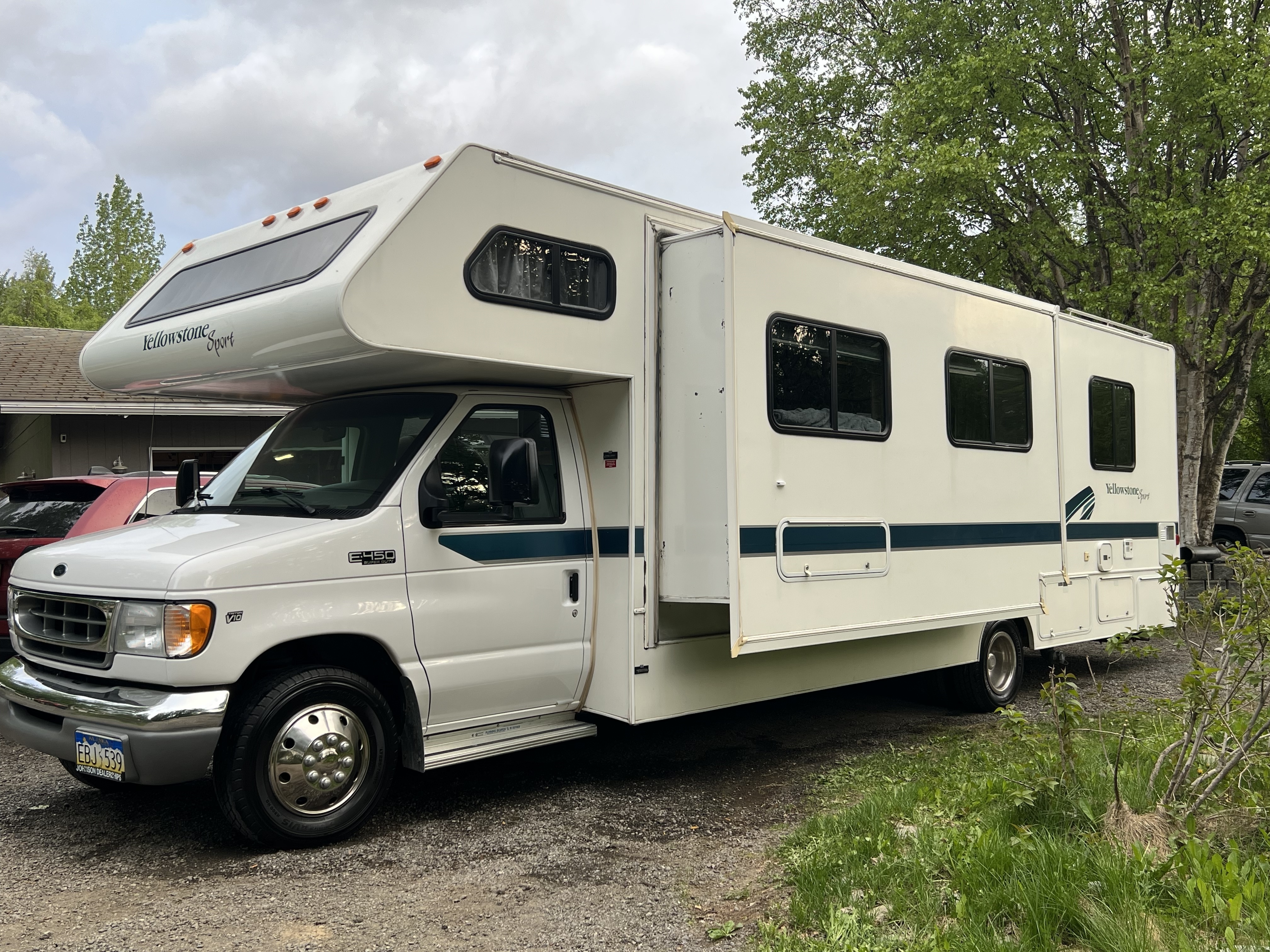 2002 Yellowstone Sport 31' Class C