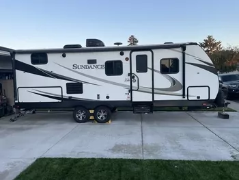2019 HEART LAND Sundance ID241BH - Travel Trailer RV on RVnGO.com