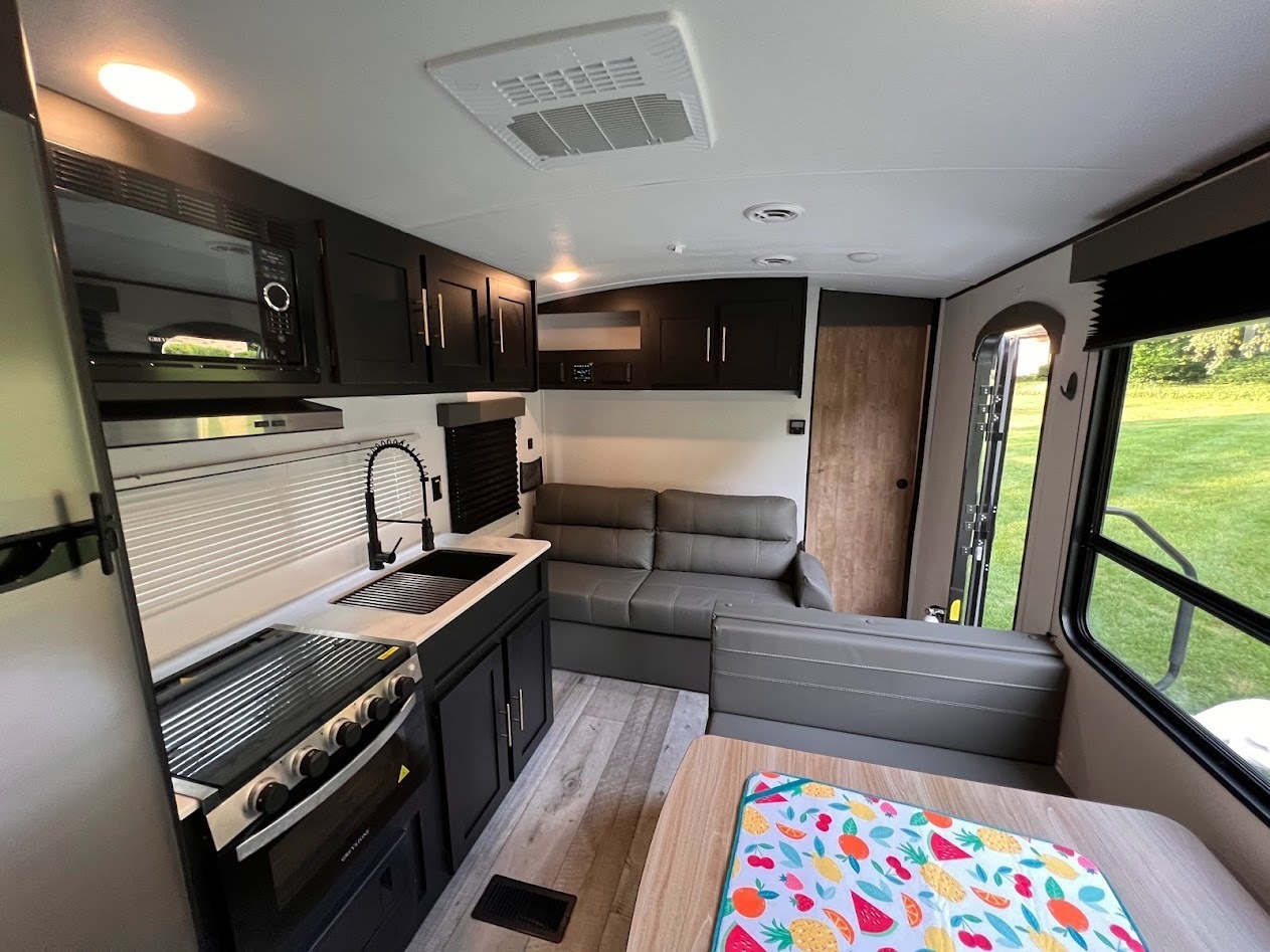 2022 Keystone RV Springdale with Solar and bunks !