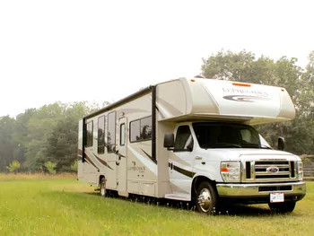 2017 Coachmen Leprechaun M-317 SA 450E - Class C RV on RVnGO.com