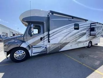 2019 Renegade Verona - Class C RV on RVnGO.com