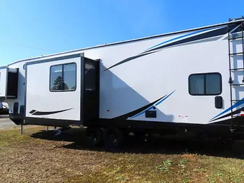 2022 Forest River XLR Boost 35DSX11 - Fifth Wheel RV on RVnGO.com