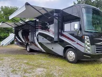 2019 Thor Challenger 37KT - Class A RV on RVnGO.com