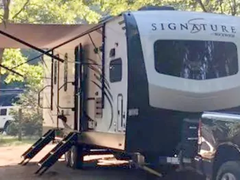 2020 Forest River Rockwood Signature 8335sb - Travel Trailer RV on RVnGO.com