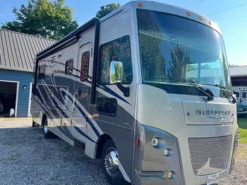 2017 Winnebago Sunstar LX 27N - Class A RV on RVnGO.com