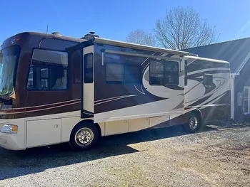2009 Holiday  Rambler Vacationer 36SBD 2-SLID - Class A RV on RVnGO.com